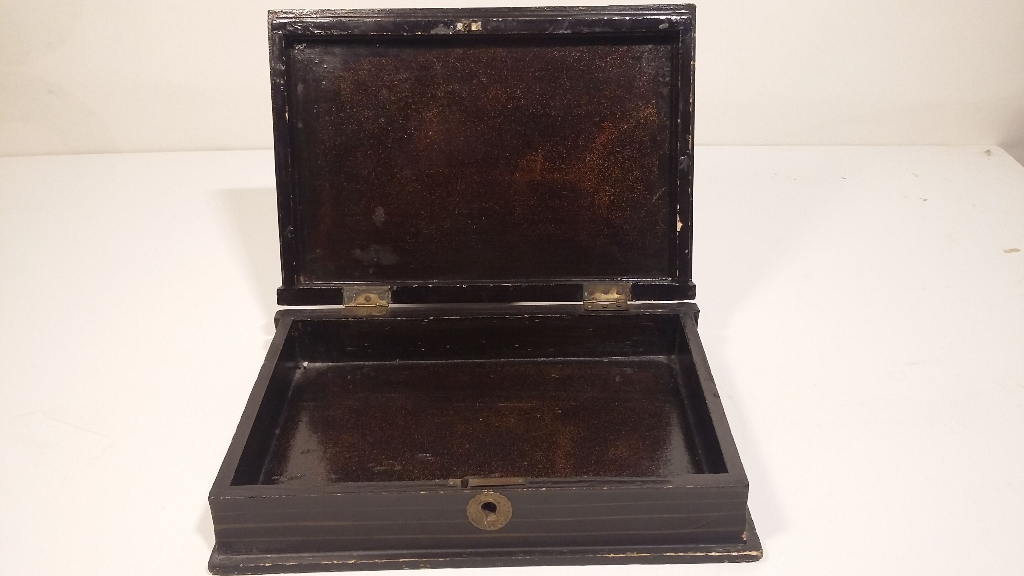Ancient chinese box