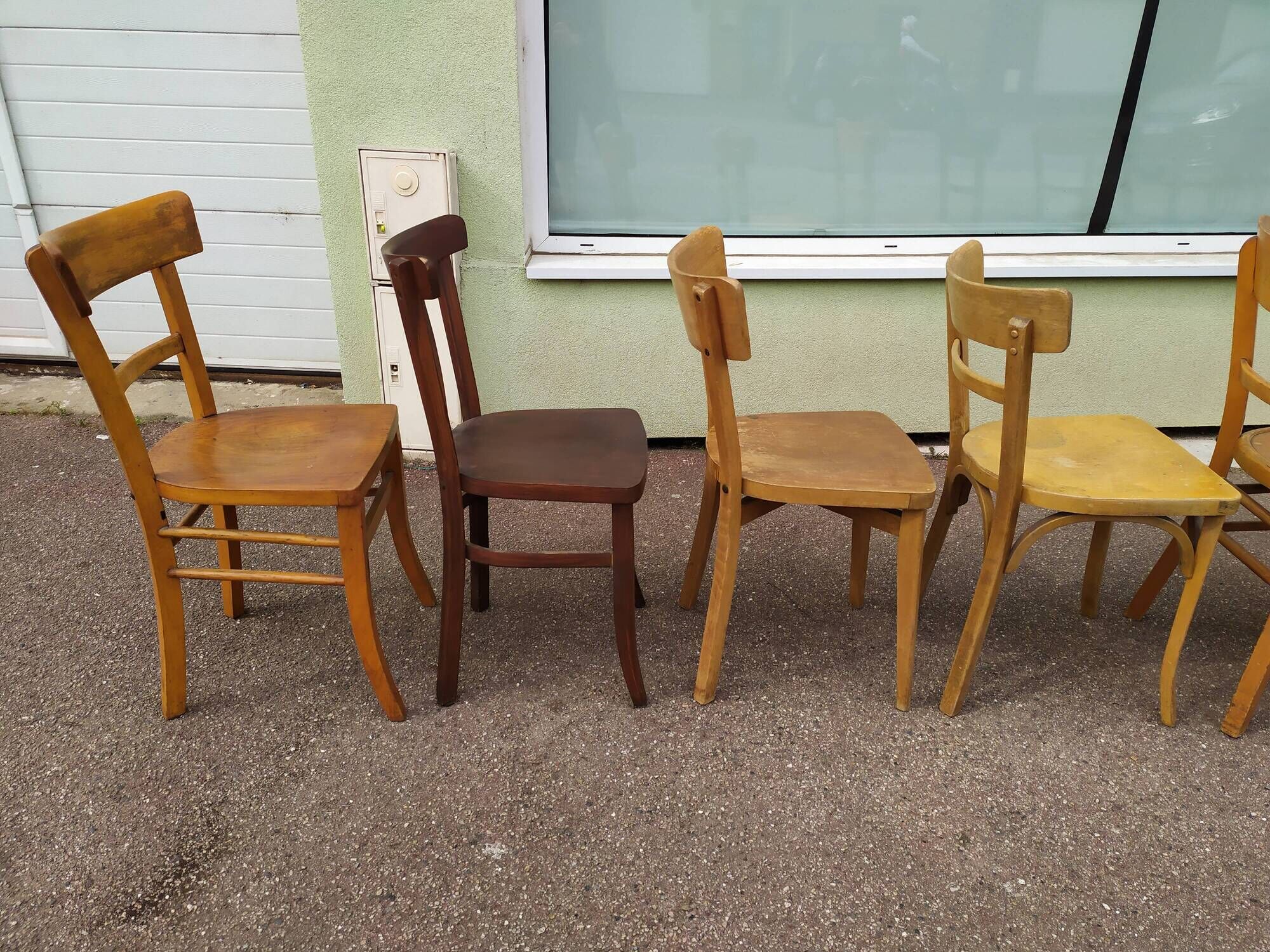 Set of 10 wooden bar bistro chairs - old - vintage