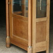 Empire display cabinet in mahogany (late 19th century). In beautiful condition.