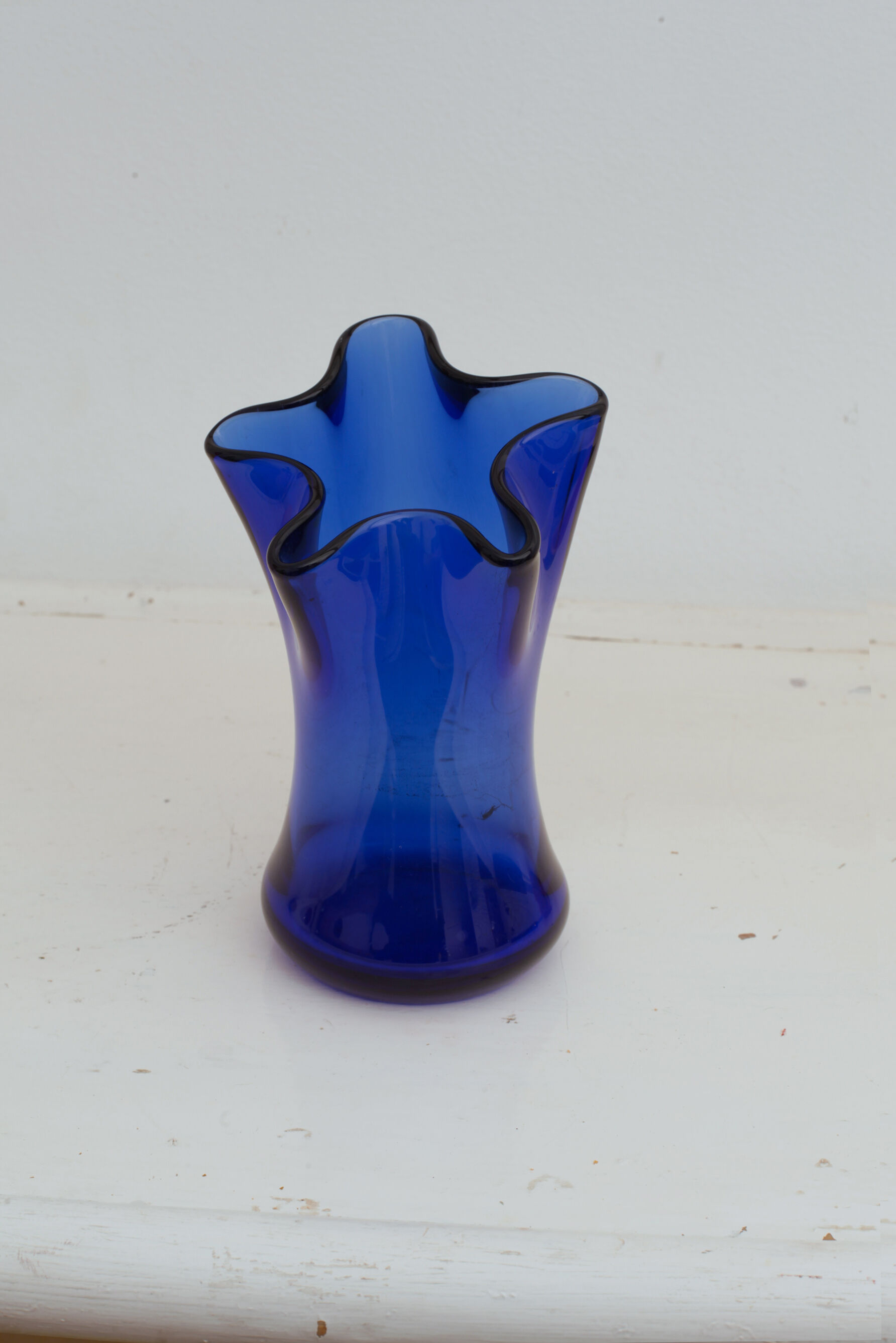 Vase étoile en verre bleu
