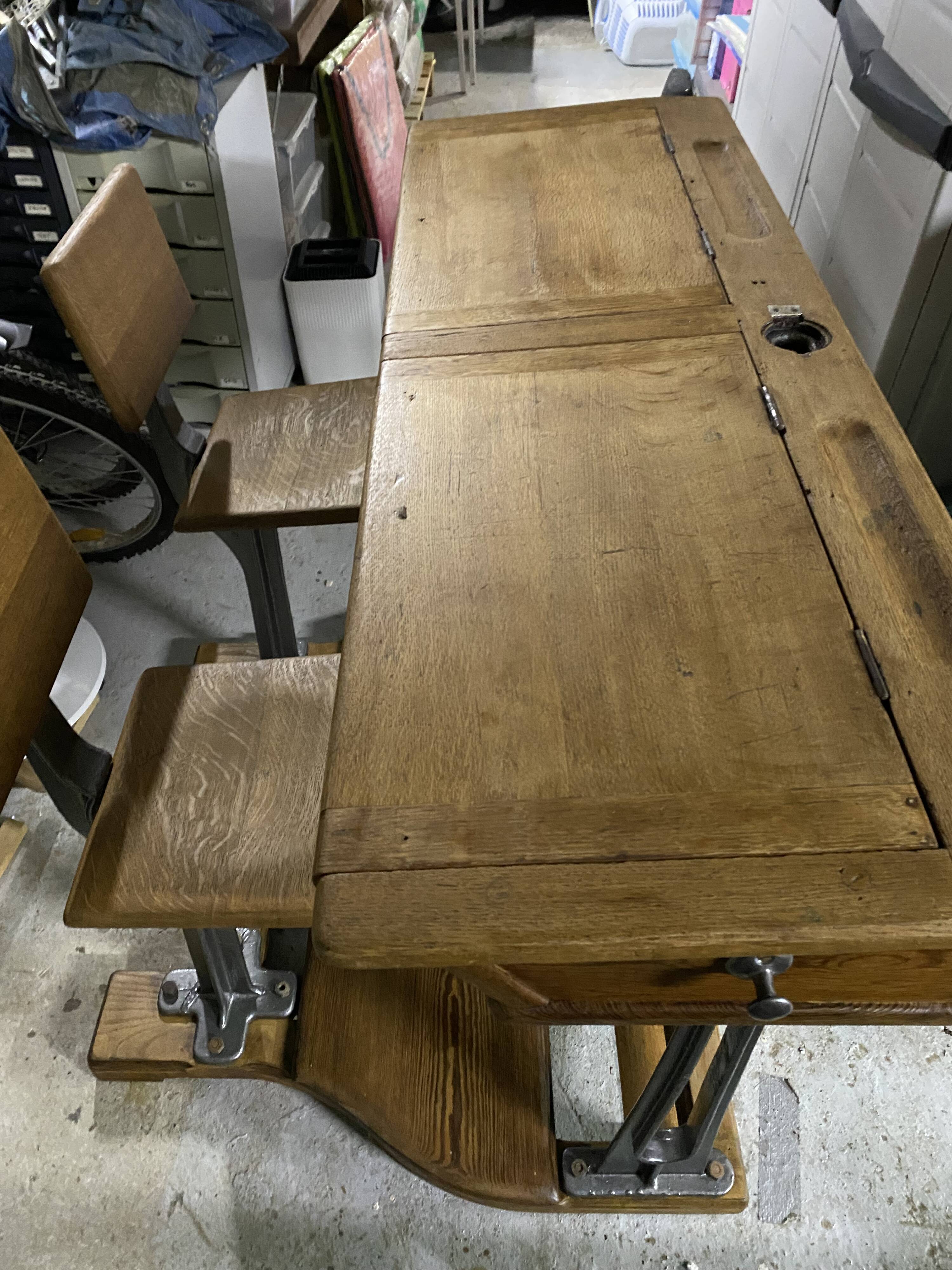 Decunsel school desk from the early 20th century, renovated and in very good condition