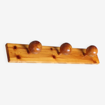 1980 3-ball pine coat rack