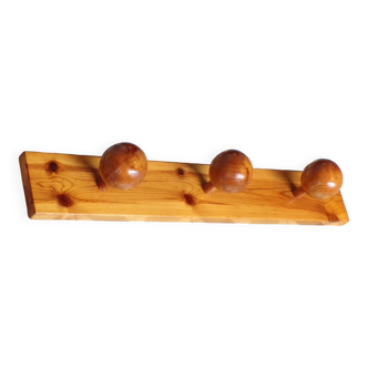 1980s pine coat rack with 3 balls