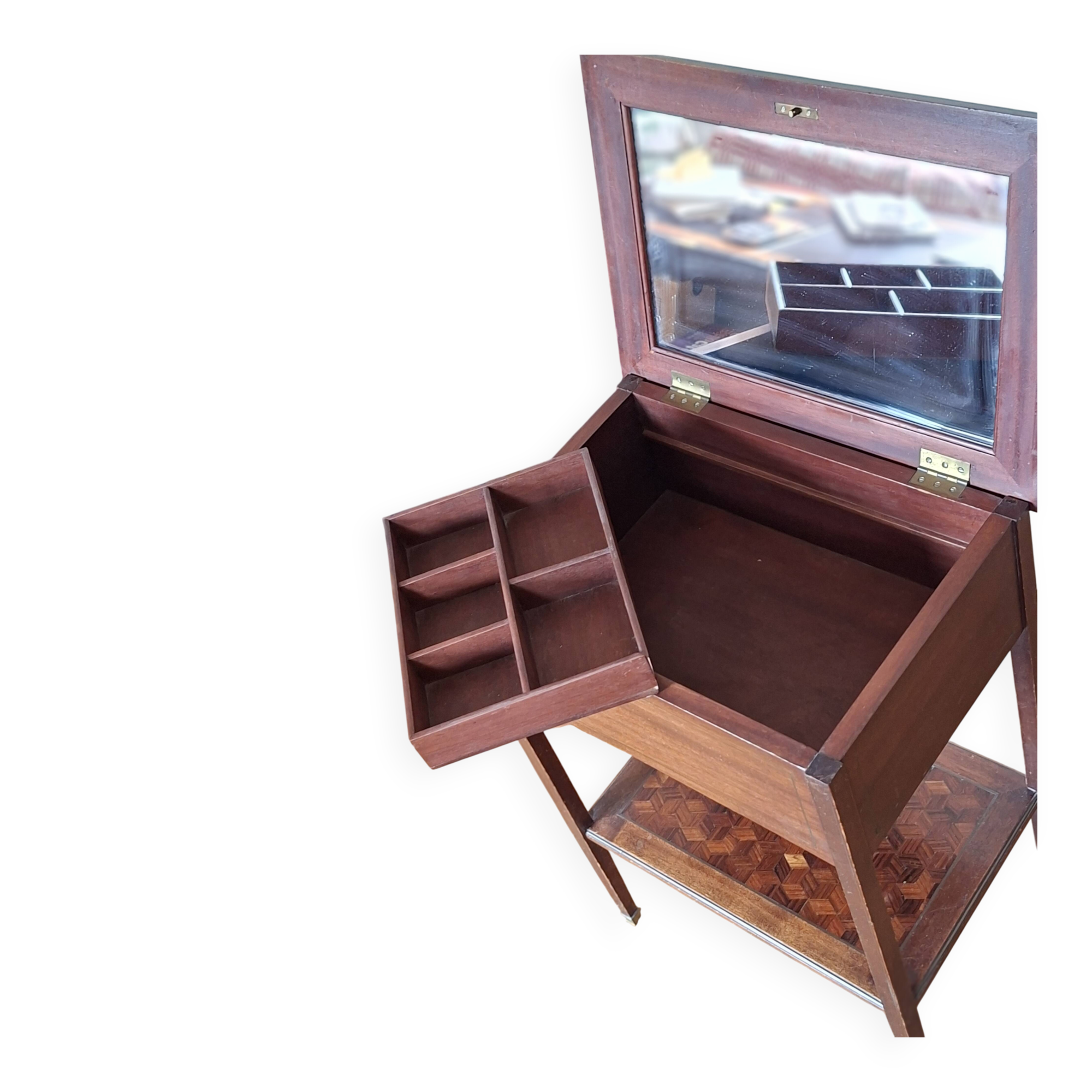 Makeup palette in marquetry