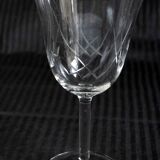 8 chiseled stemmed wine glasses