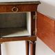 Table de chevet néoclassique, dans le goût anglais Regency Wedgewood