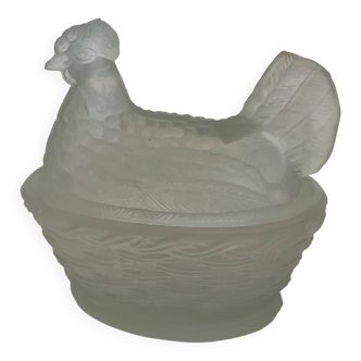 Chicken-shaped candy box