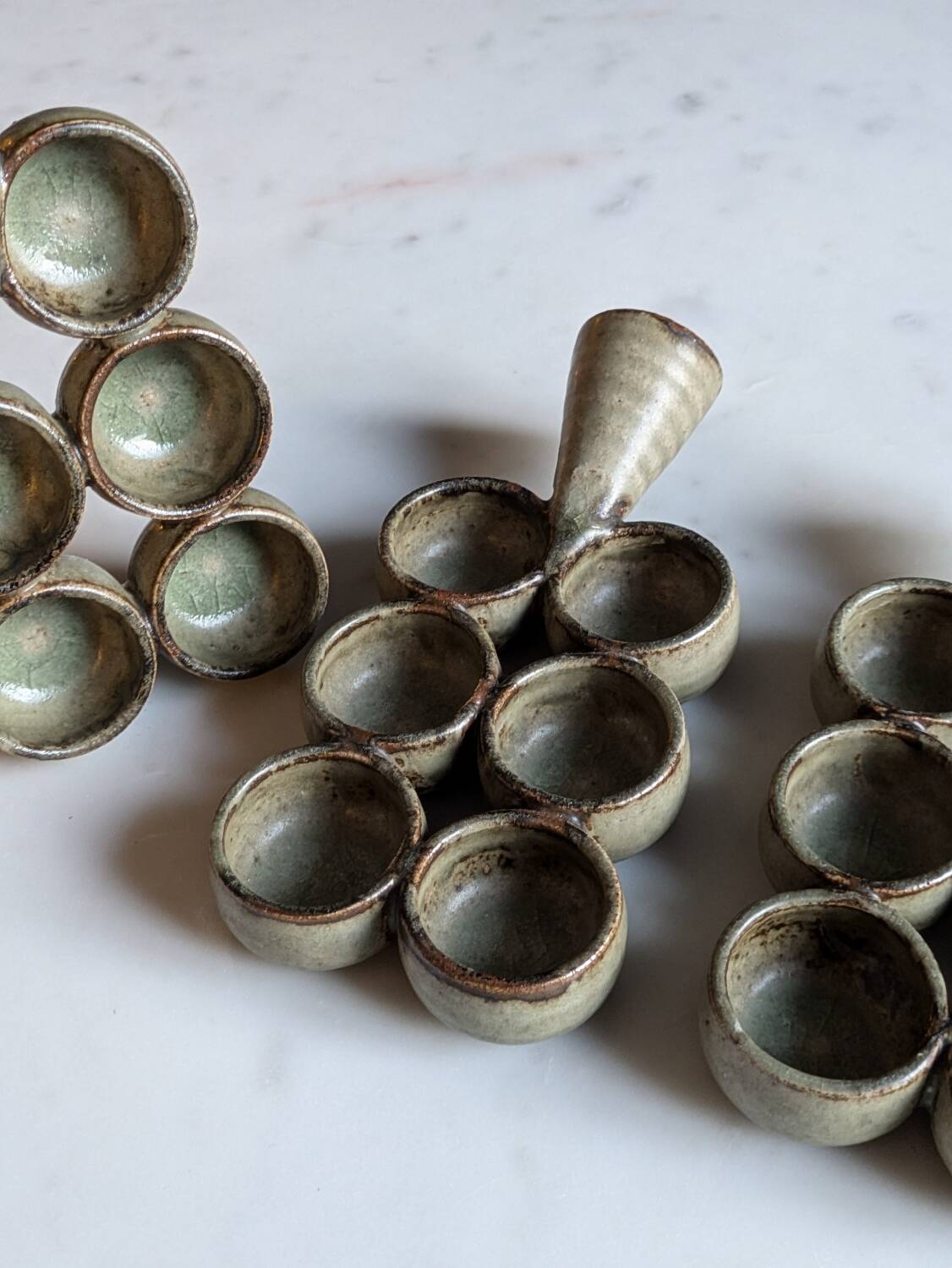 Buralist earthenware cauldrons.