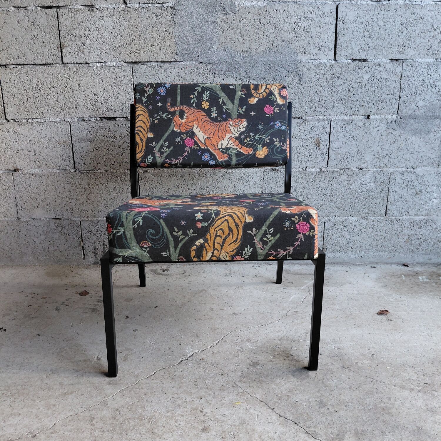 Restored vintage 1970s armchair – Maison Thevenon fabric