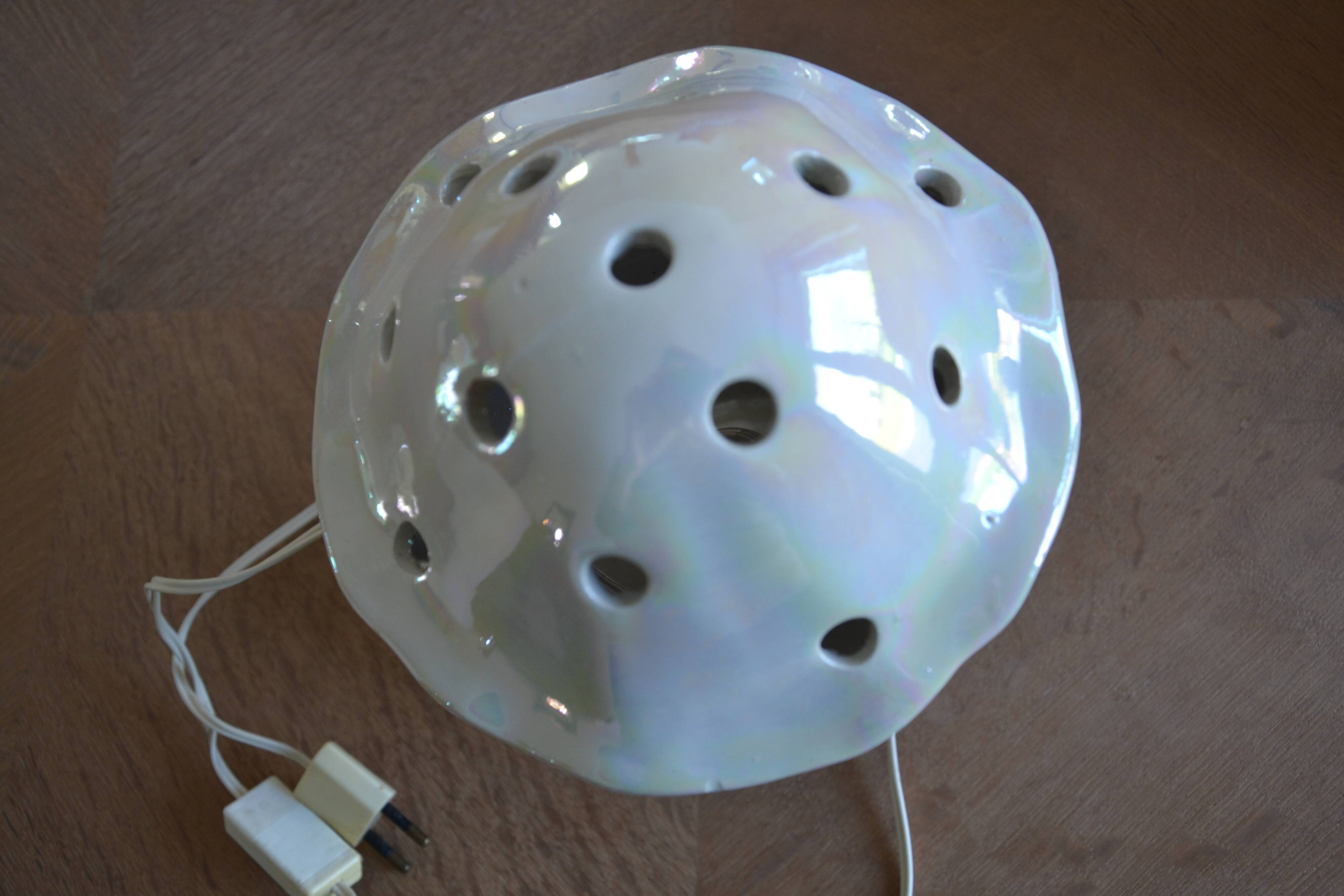 Iridescent ceramic night light for children, Italian.