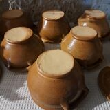 Soup bowls with lid and stoneware handles