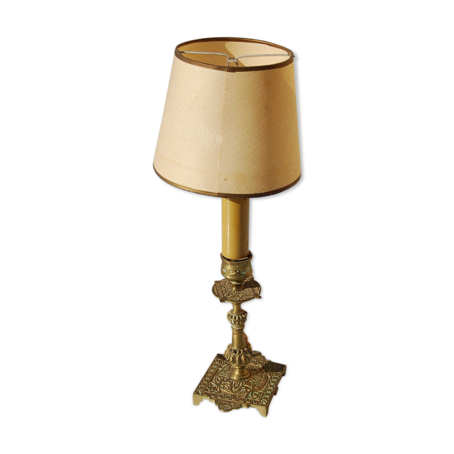 Metal foot lamp and paper lampshade