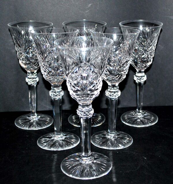 Série de 6 verres à vin en cristal taillé diamant Lemberg ou Saint-Louis 18cm