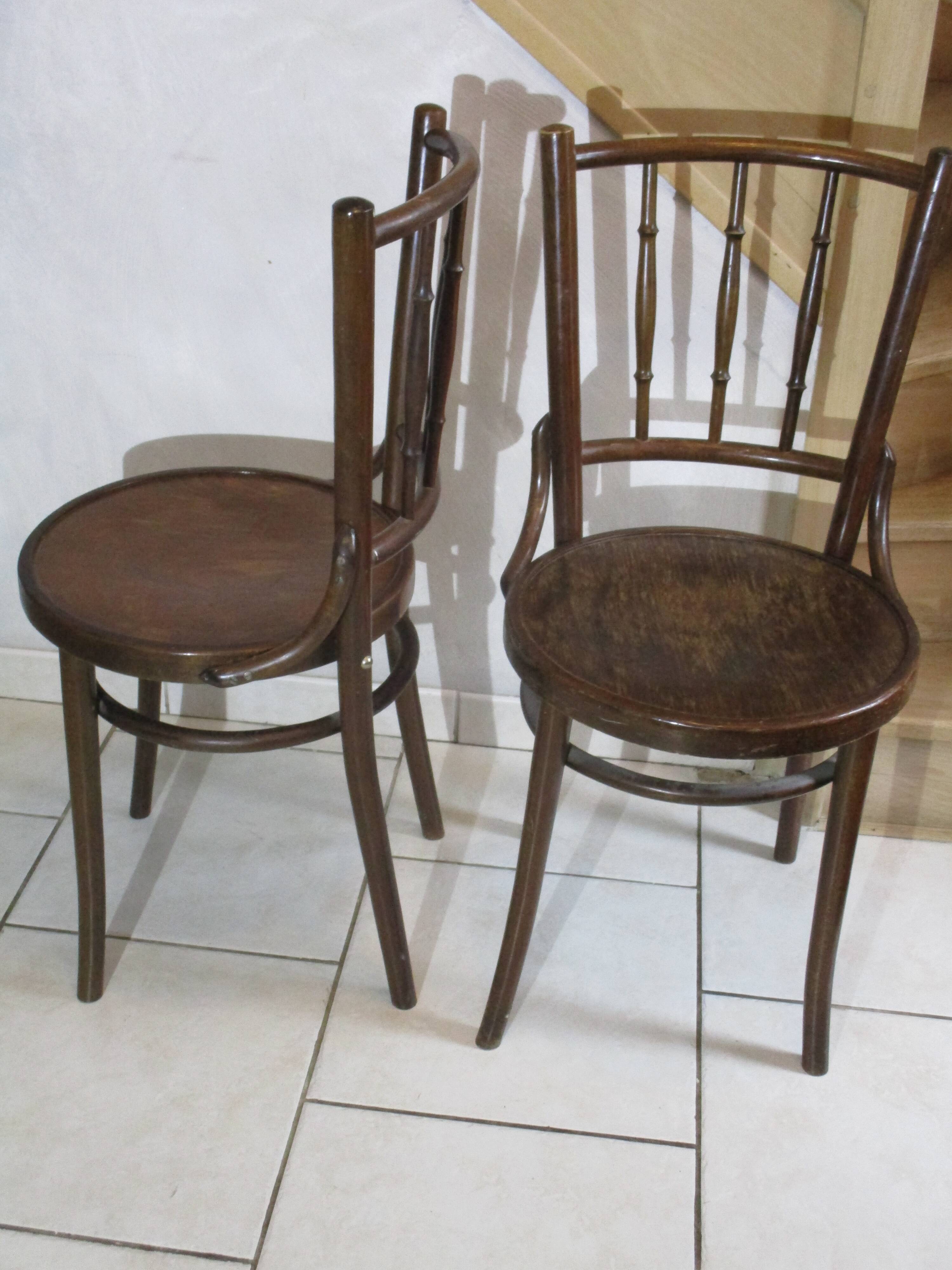 Anciennes chaises bistrot