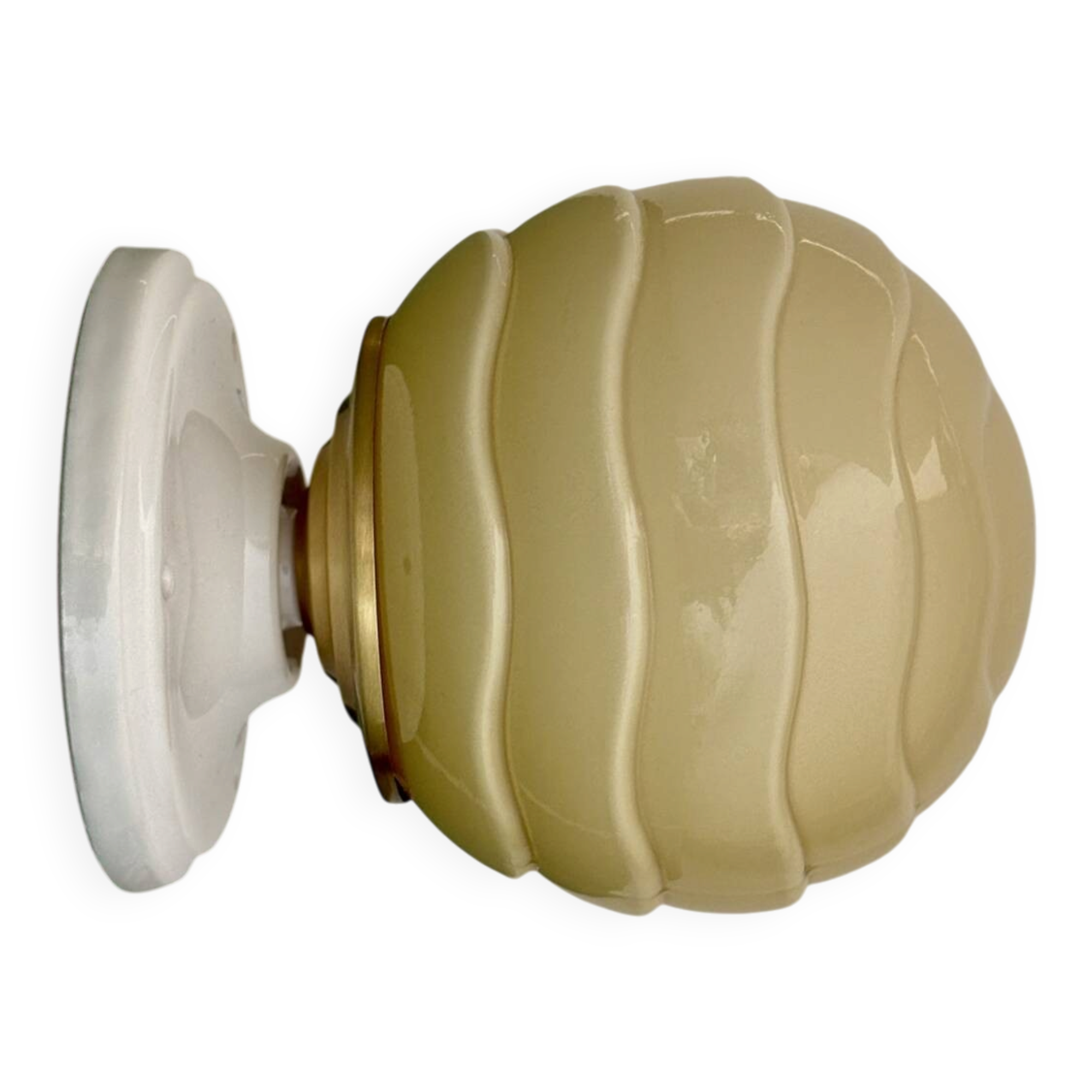 Applique globe vintage art déco en opaline jaune pâle