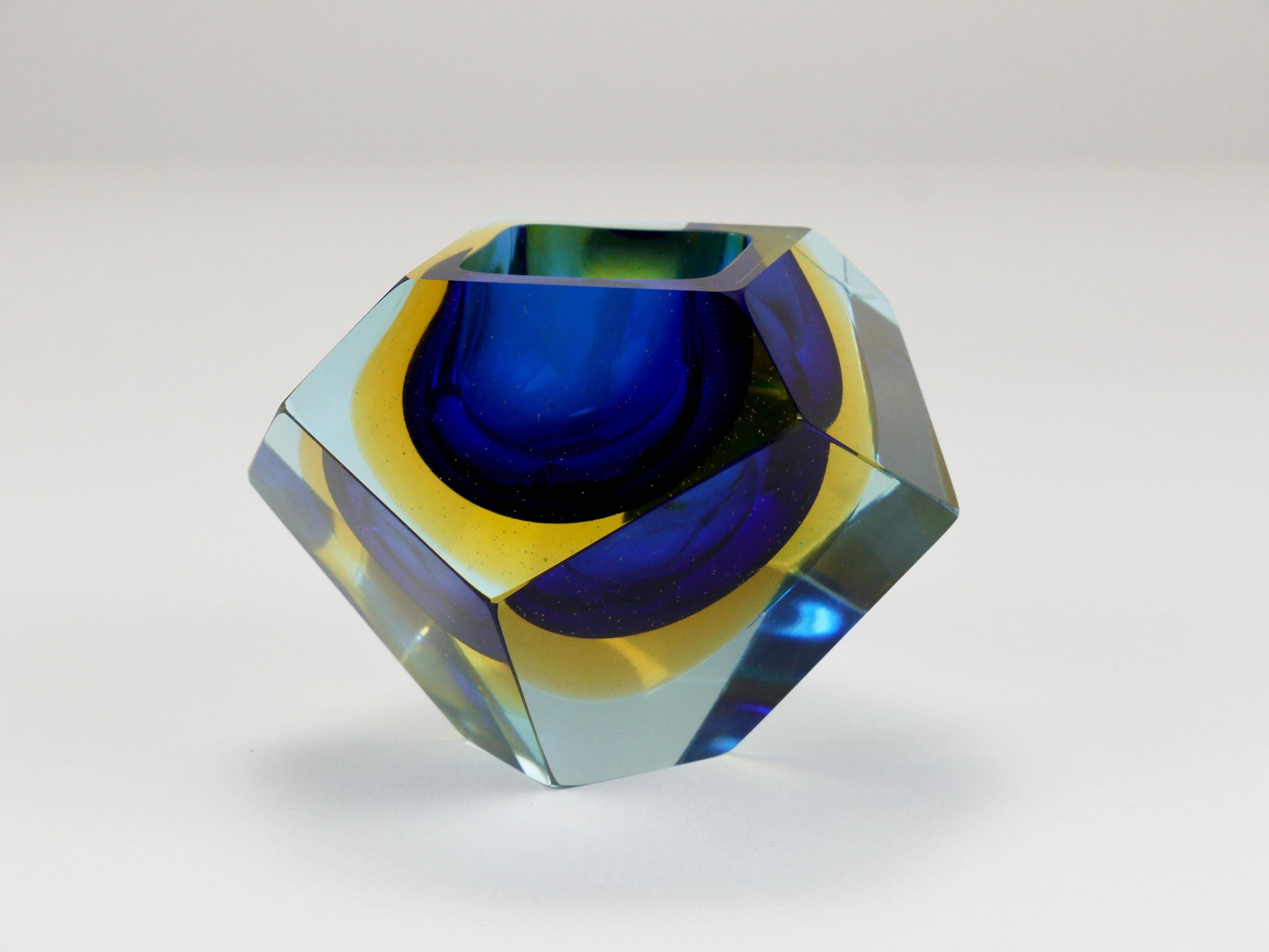 Faceted diamond caviar bowl Mandruzzato Sommerso, Murano glass, Italy, 1960s