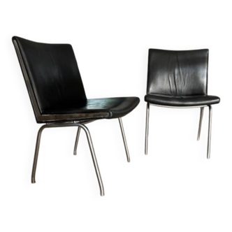 2 Airport leather armchairs by Hans Wegner - Denmark 1980s