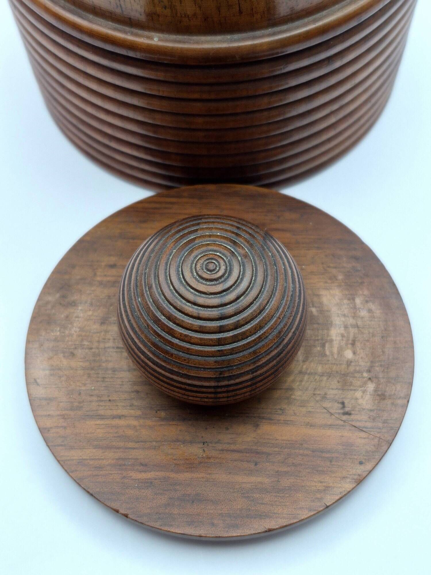 Wooden turned covered pot – vintage snuff box A680