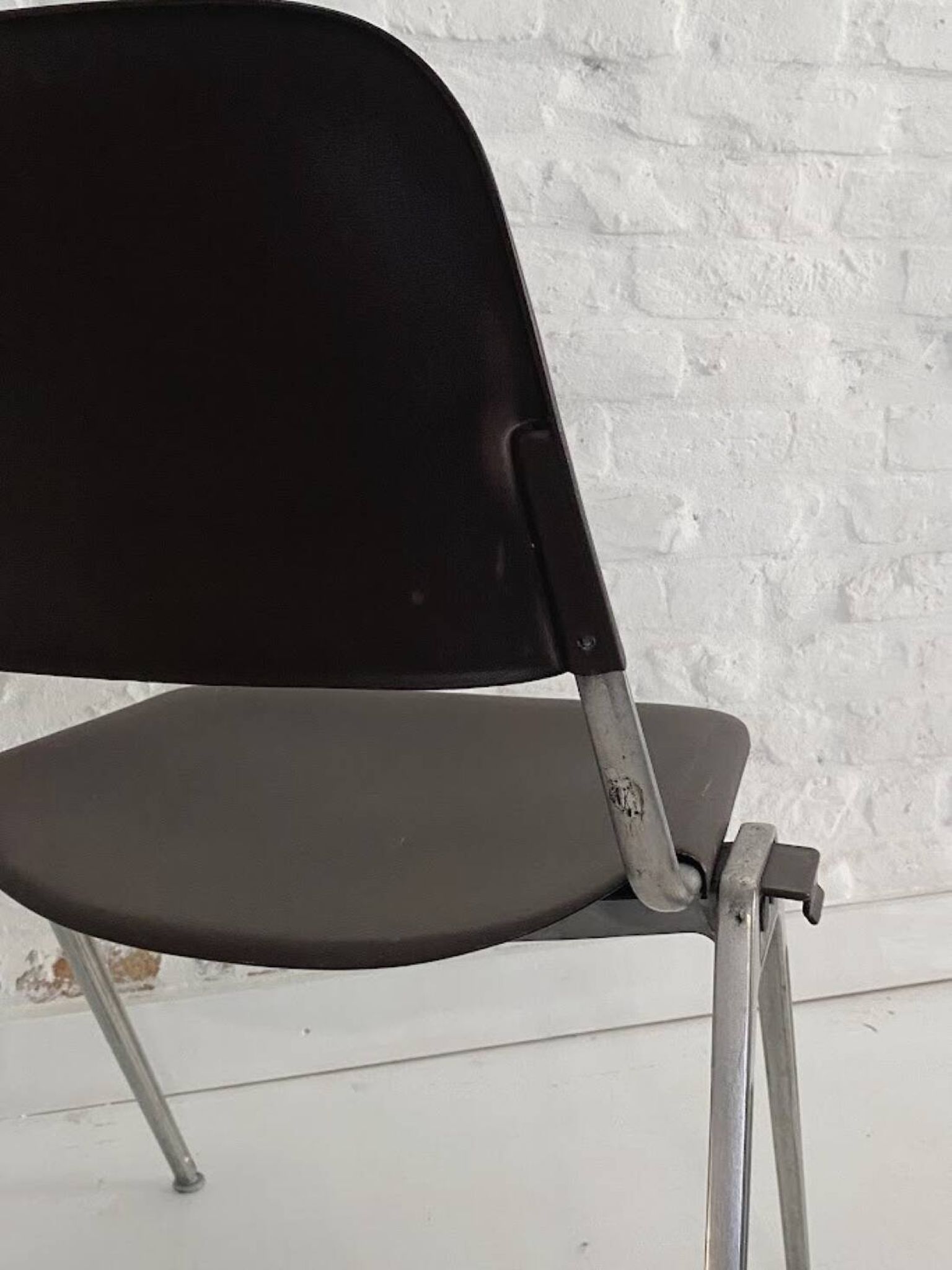 Vintage Knoll International 1601 Model stackable chairs 1970s