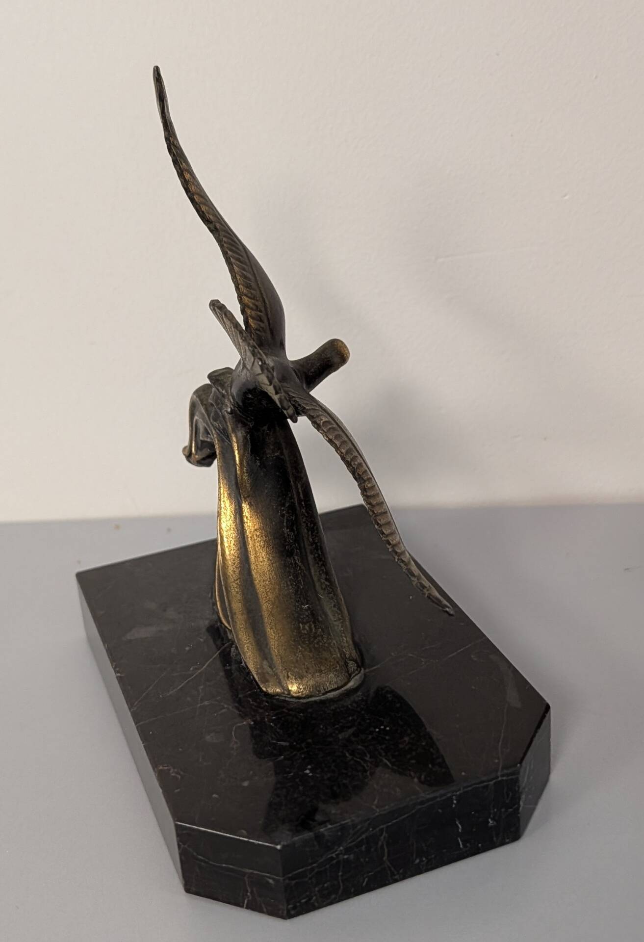 Art Deco bookends with a seagull on black marble – circa 1930-1950