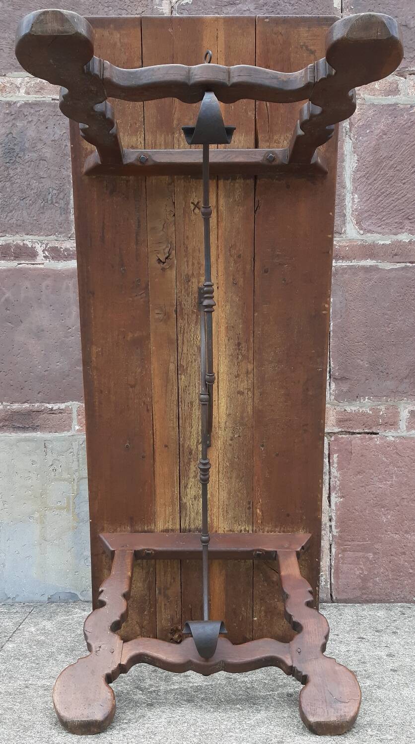Spanish table with oak lyre legs (19th century)