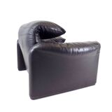 Maralunga high-end black leather sofa by Vico Magistretti for Cassina
