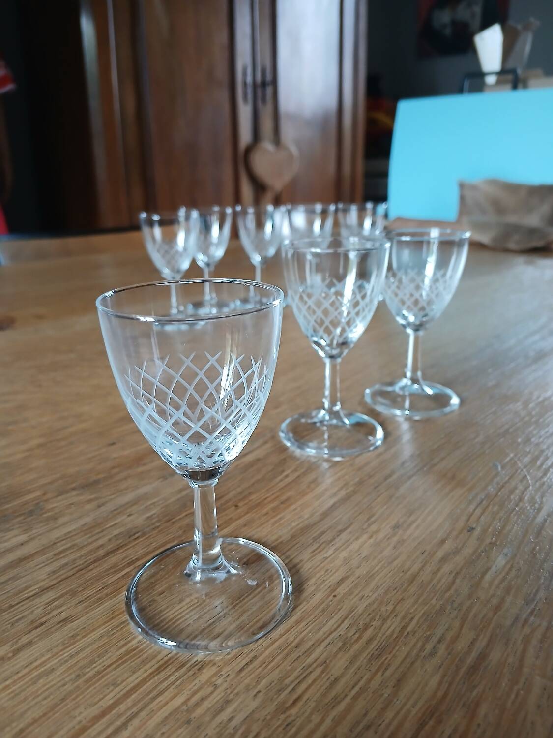 8 small vintage liqueur glasses