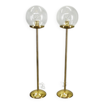 Paire de lampes de sol en verre bulle et laiton de l'ère spatiale, années 1970