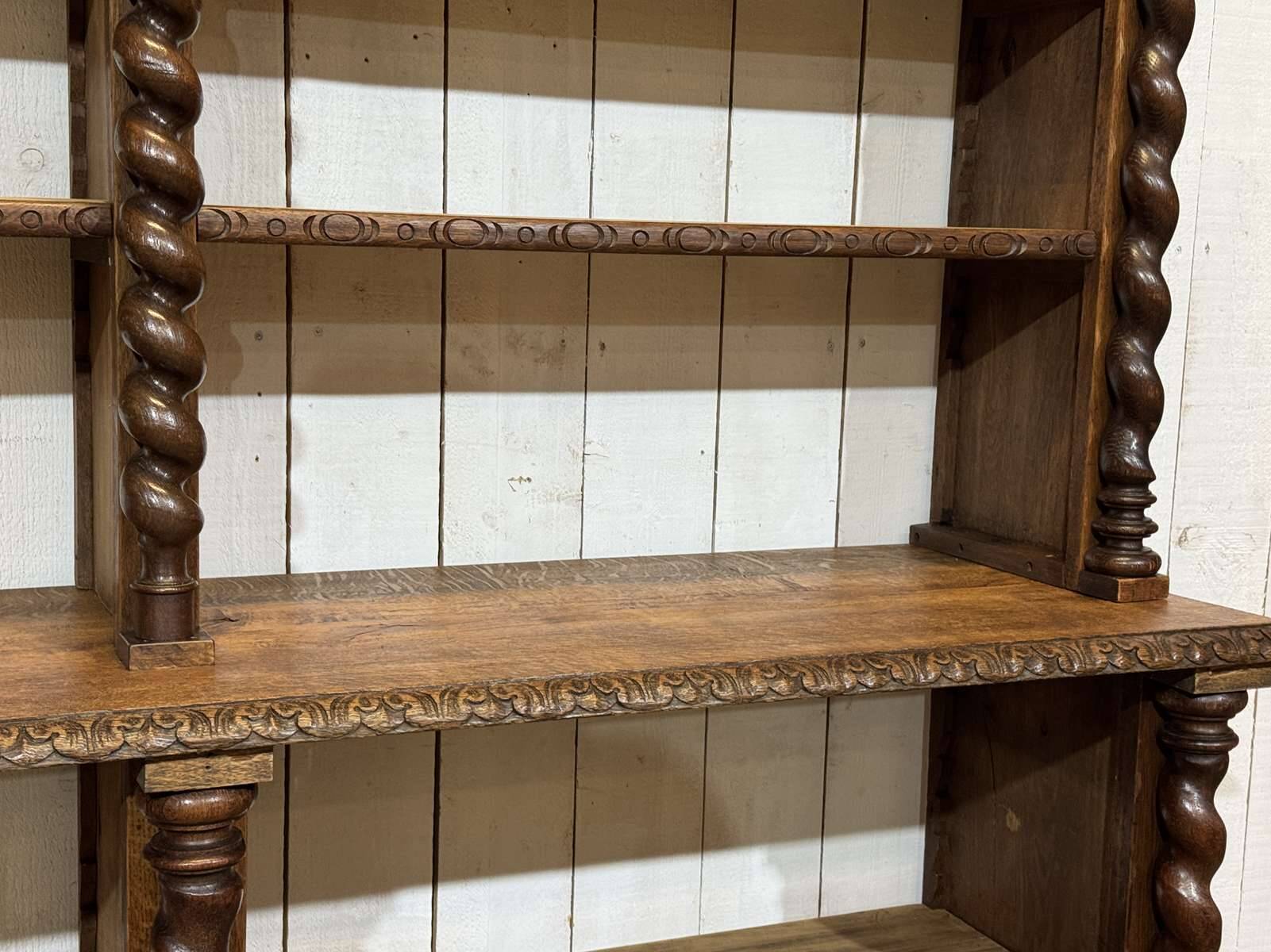 Bibliothèque de boiserie en chêne et sapin début XXème