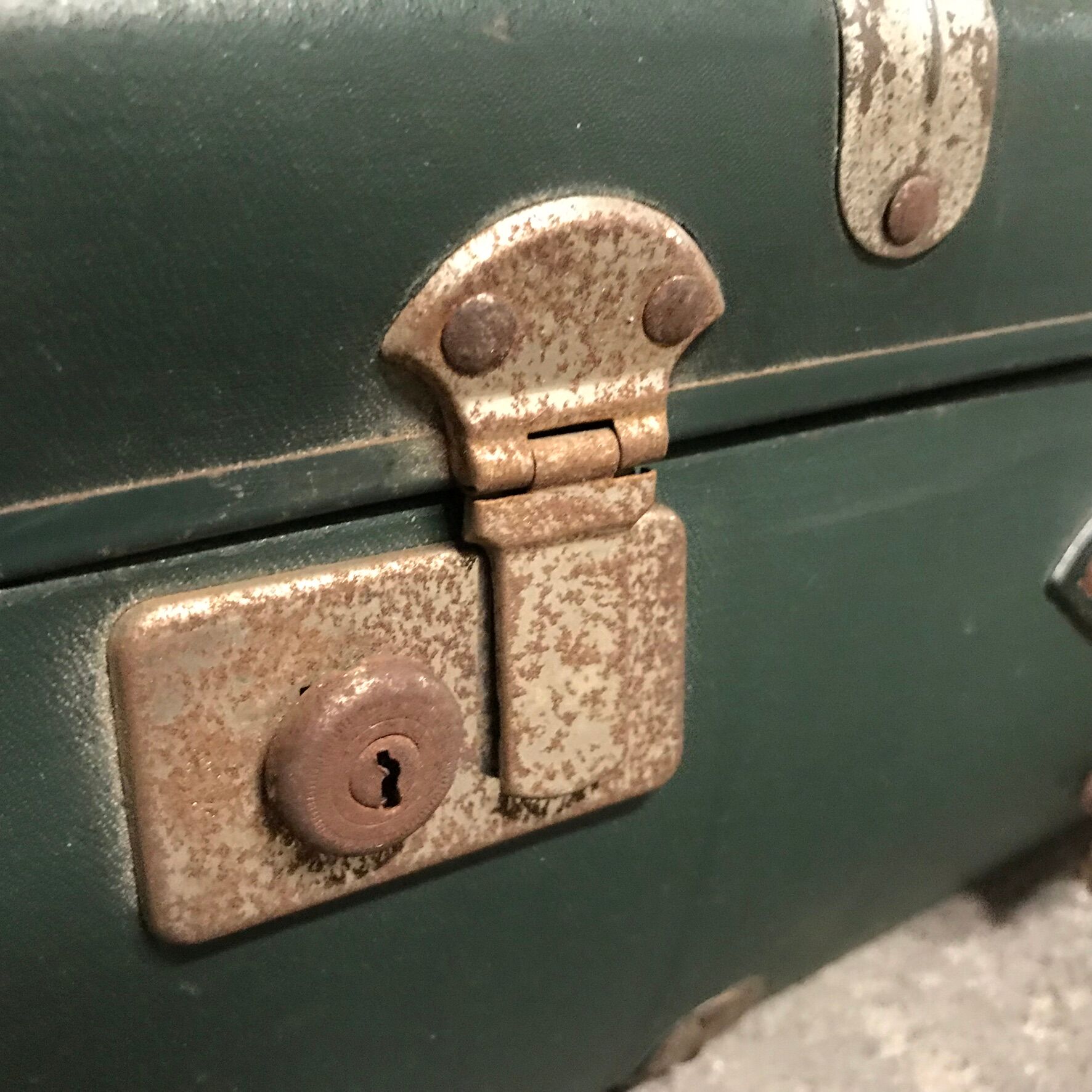 Vintage green case in vulcanized fiber
