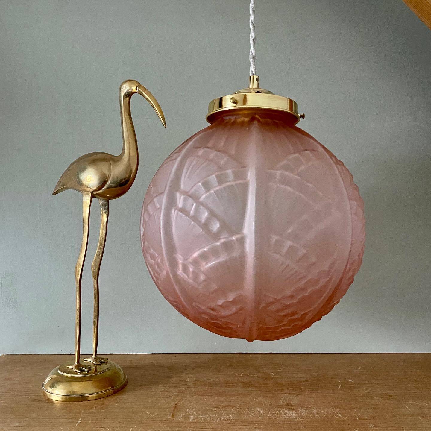 Vintage art deco globe pendant light in pink frosted glass