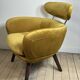 Fauteuil en velours jaune moutarde années 2010