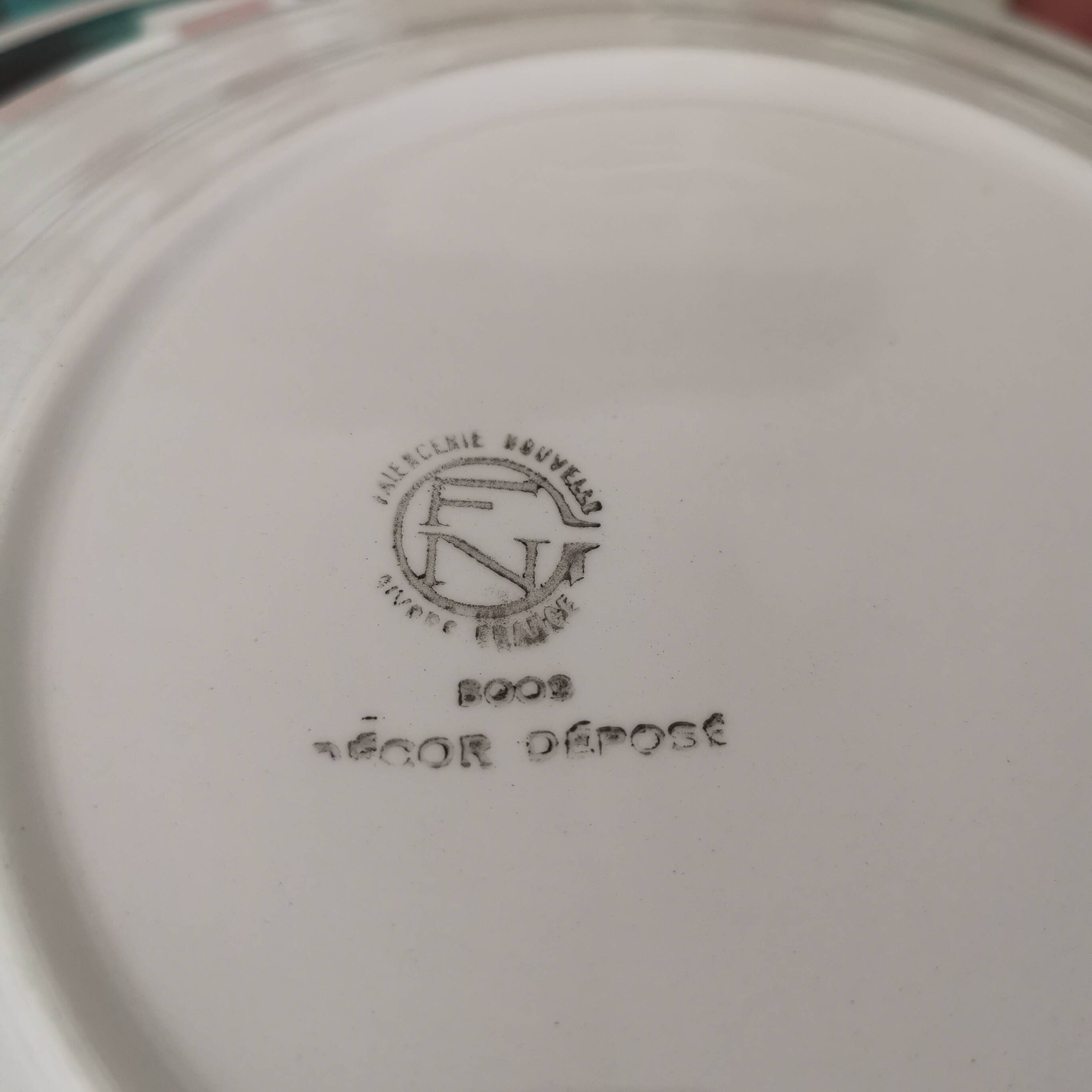 8 assiettes semi creuses de la Faïencerie Nouvelle de Givors France