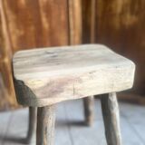 Tabouret ancien brutaliste en chêne massif