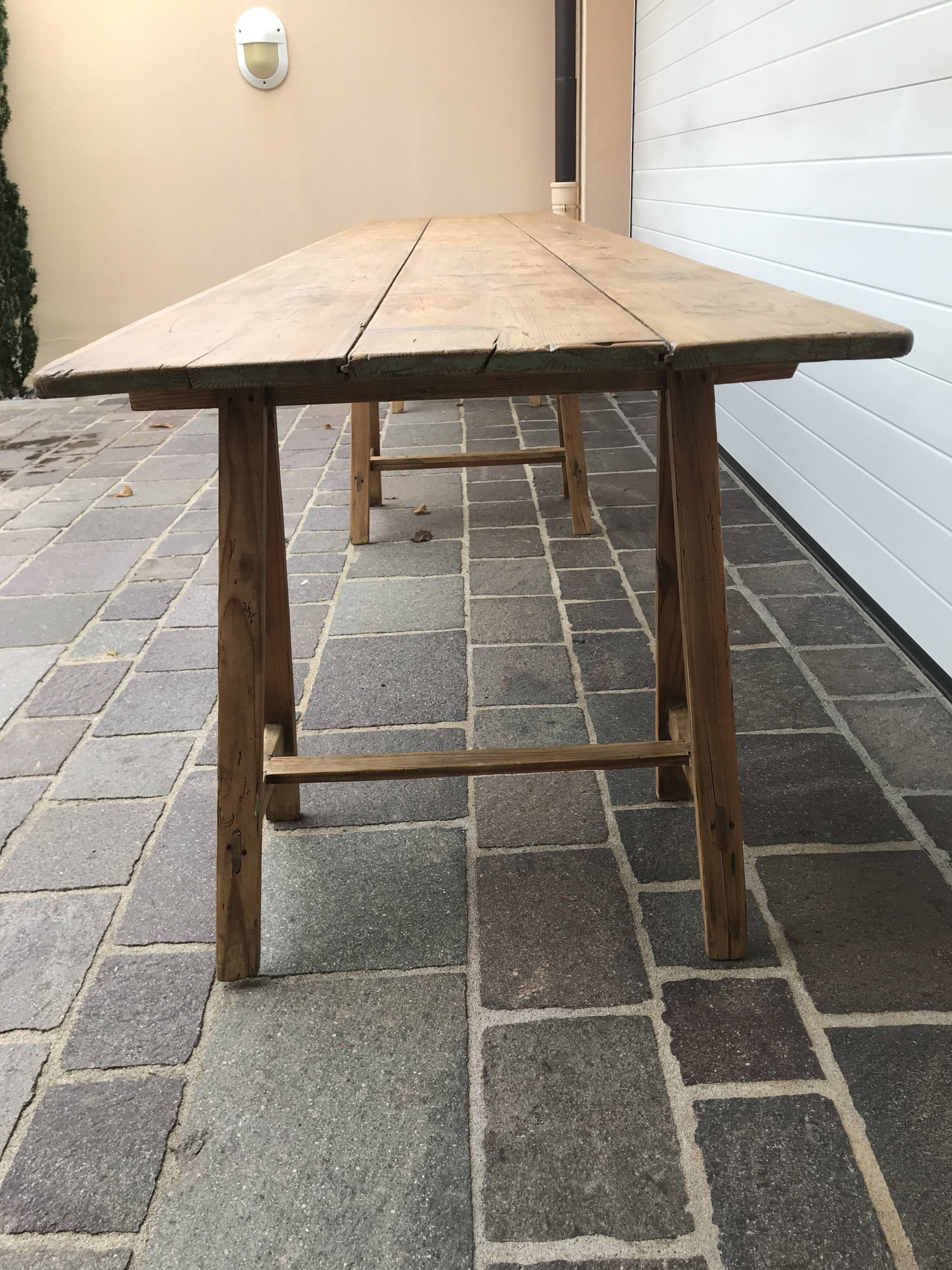 Winegrower's farm table