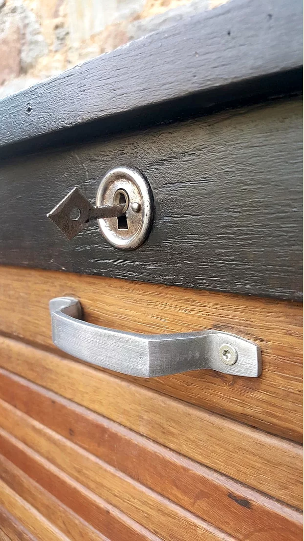 Meuble classeur à rideaux années 50