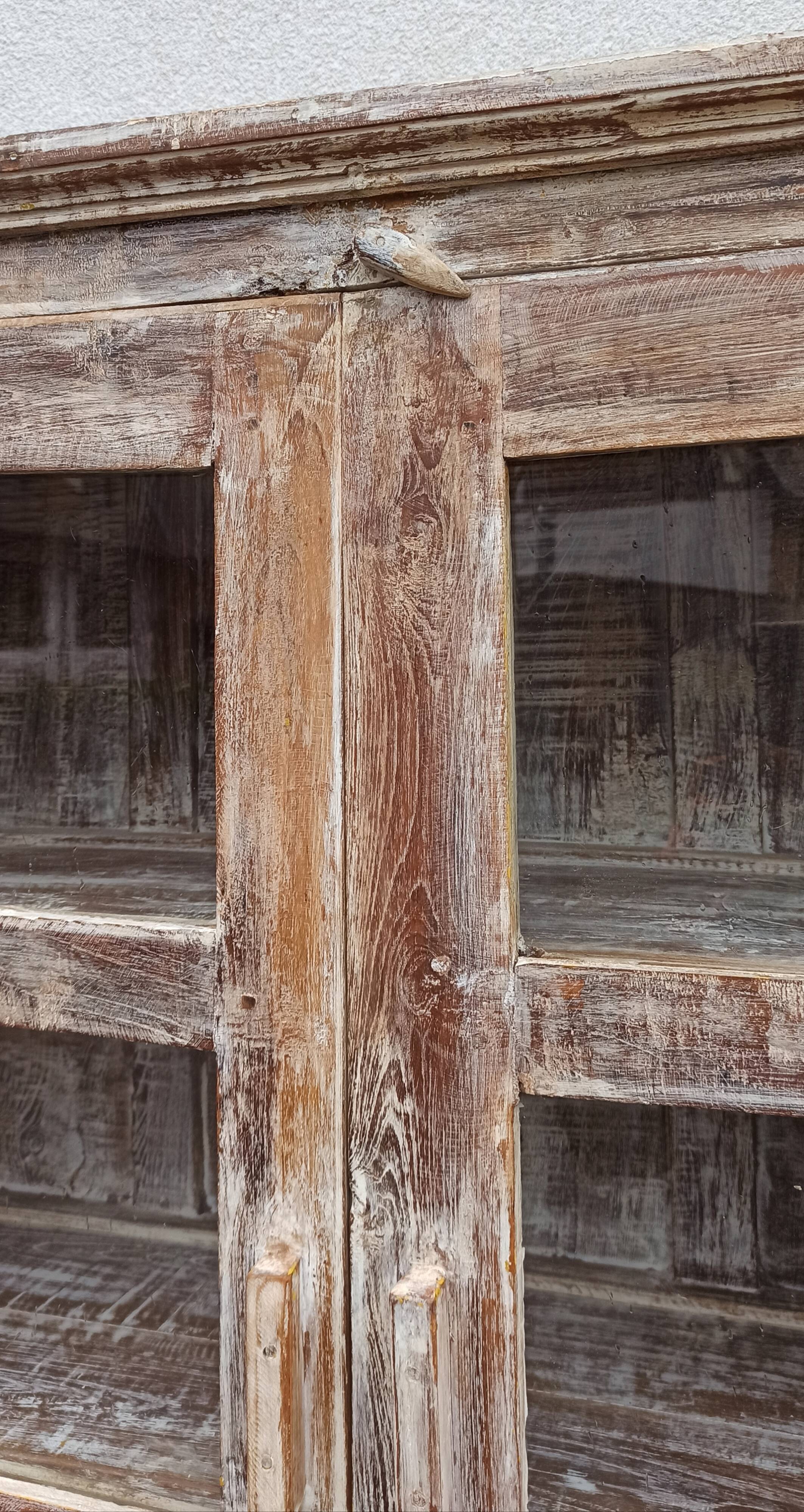 Vaisselier en bois ancien