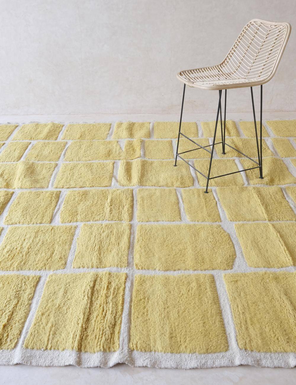 Tapis jaune contemporain