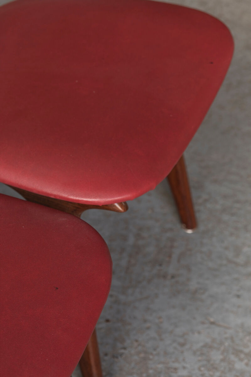 Set of 4 dining chairs in teak and burgundy by Louis van Teeffelen, The Netherlands, 1960’s