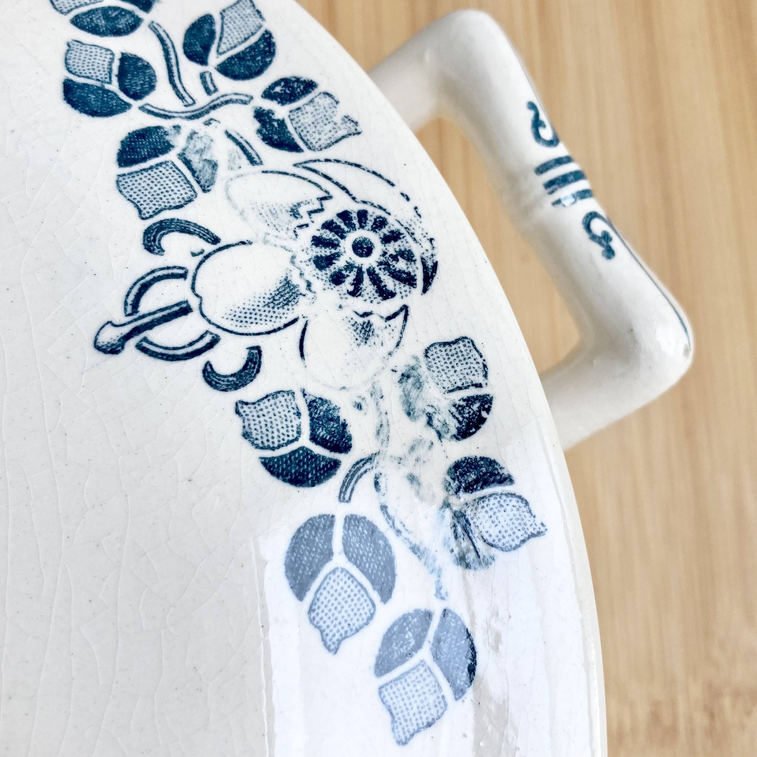 Longchamp iron earth tureen / vegetable bowl