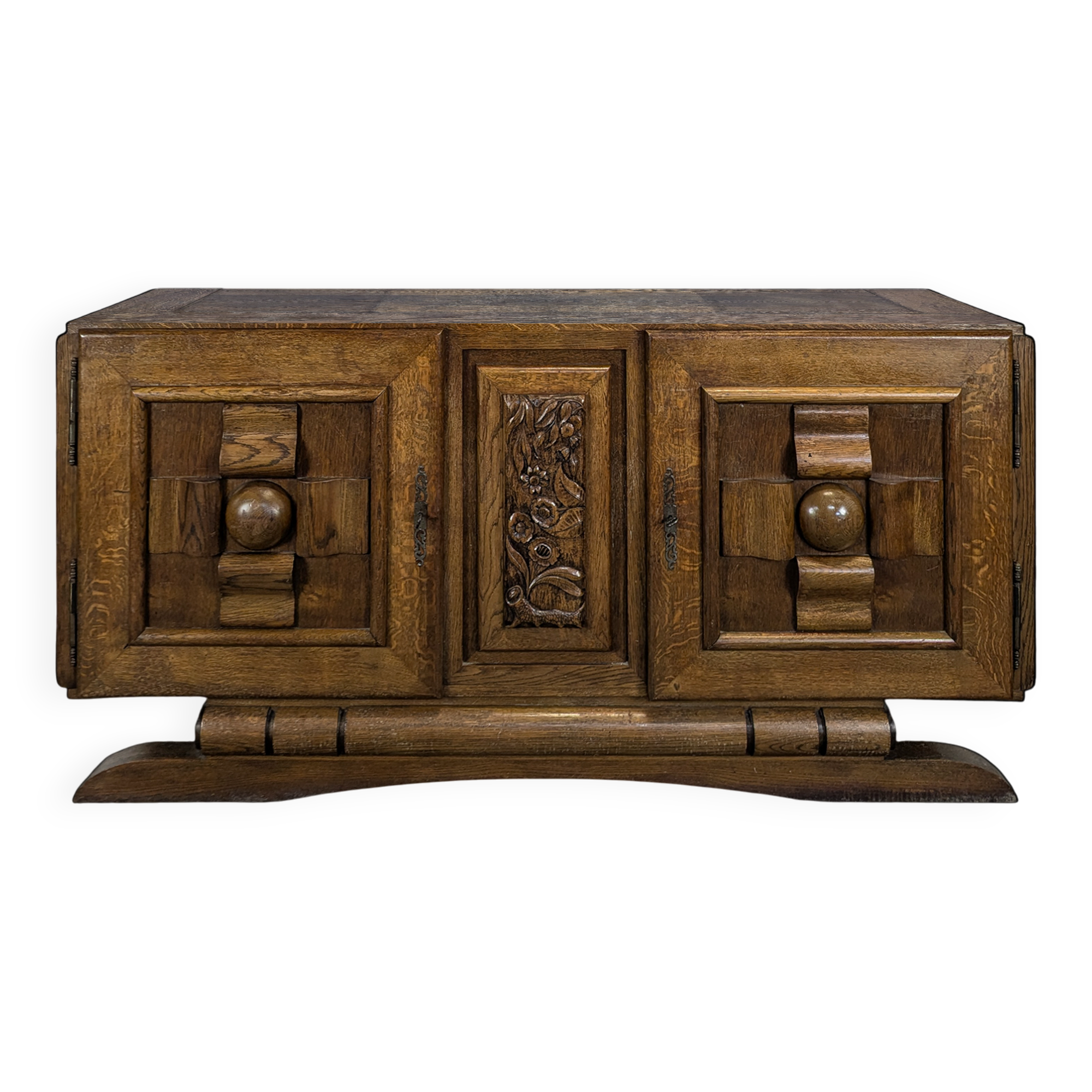 Enfilade Art Deco in the spirit of Dudouyt.