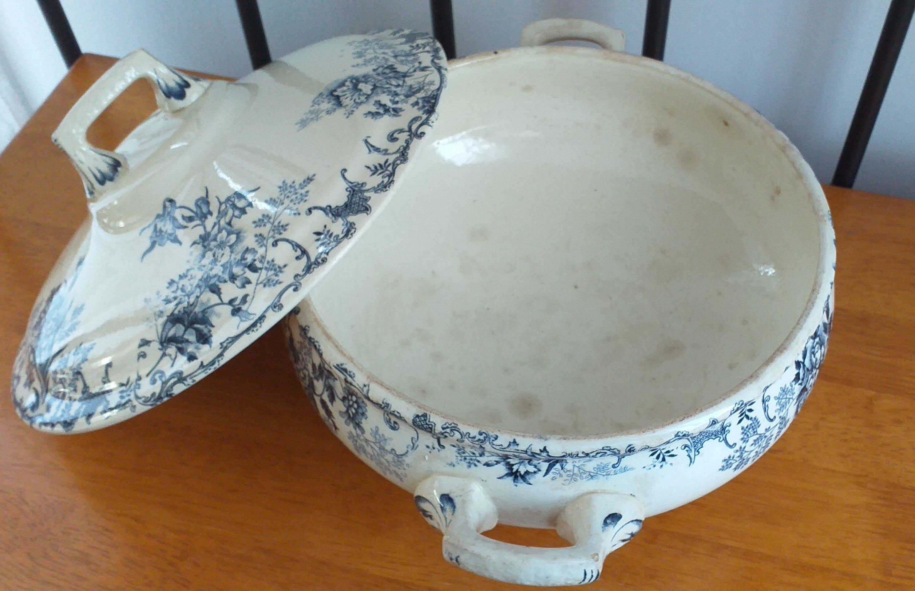 Porcelain soup pot iron earth H. Boulenger model Floréal