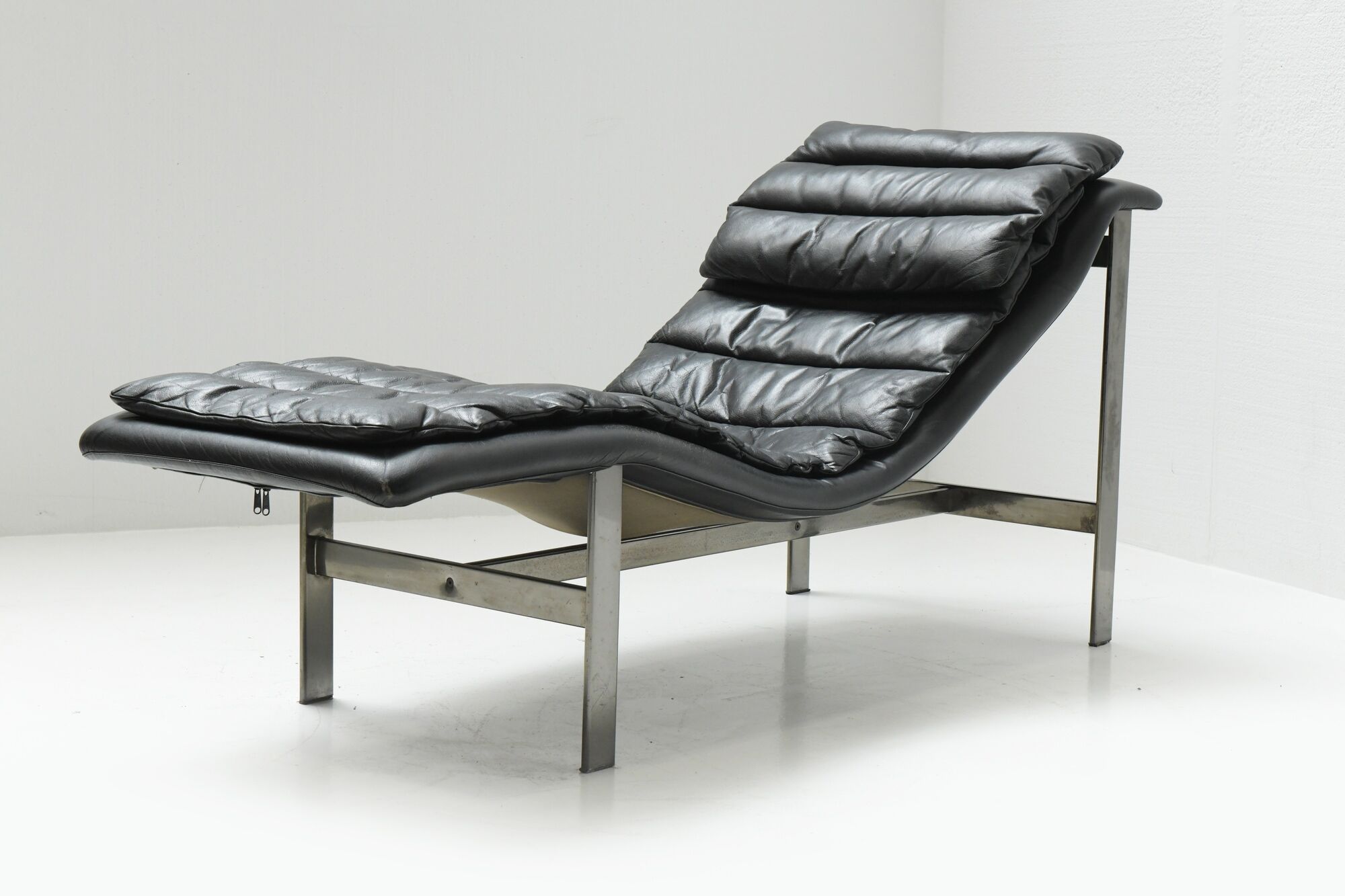 Vintage Lounge daybed in black leather by Mobel Italia - Italy