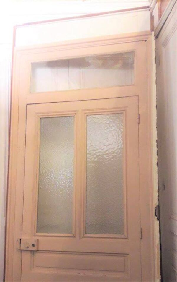 Porte vitrée et son cadre ancien, imposte vitré