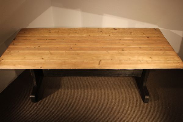 Table type monastère