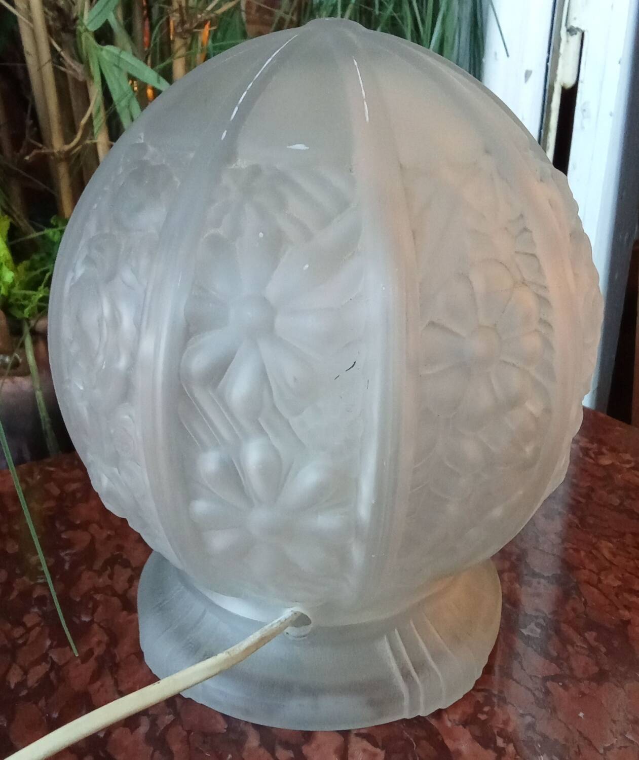 Globe suspension art deco table lamp