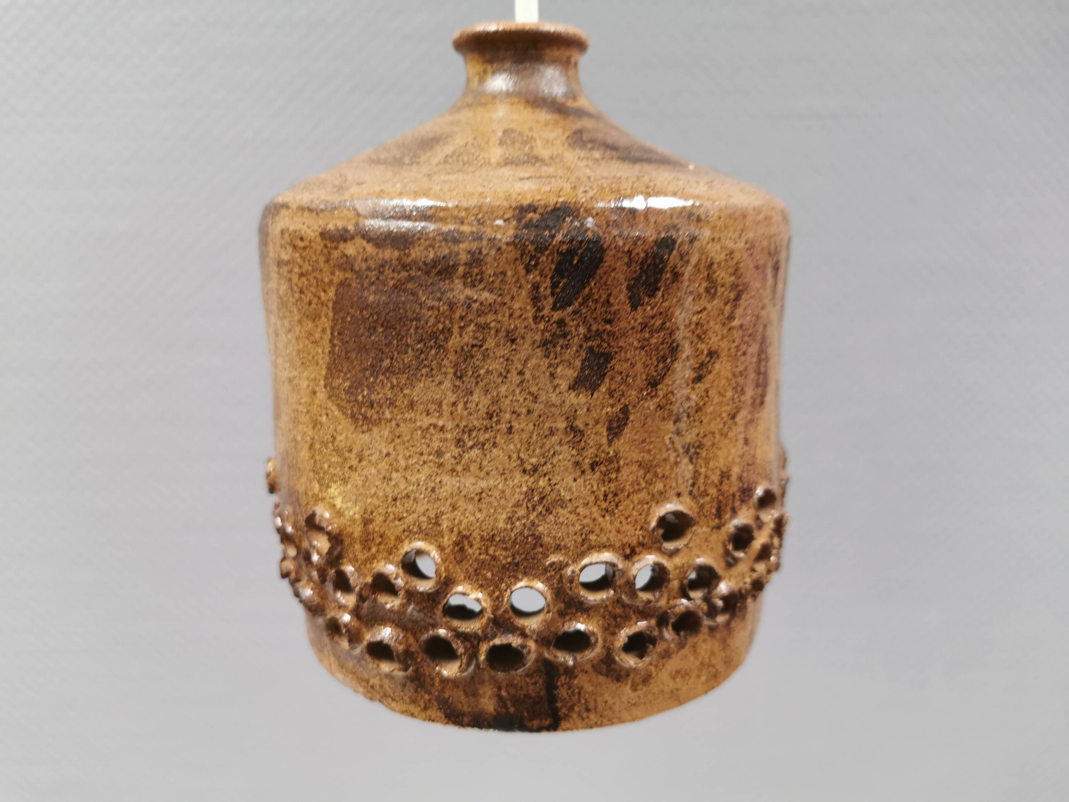 Small ceramic pendant lamp, Danish, from the 1970s–80s, in earth tones.