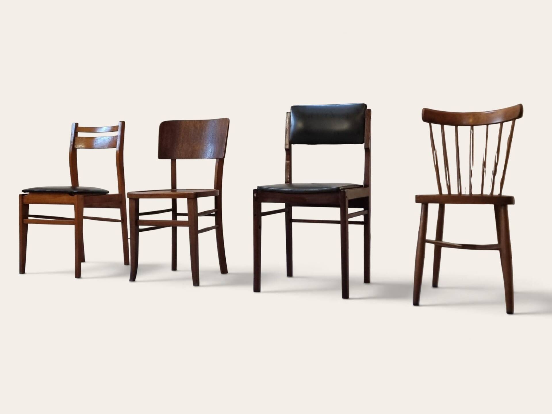 Chaises du milieu du siècle