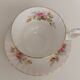 Royal Albert Porcelaine anglaise lot de 2 tasses , soucoupes et pot à lait