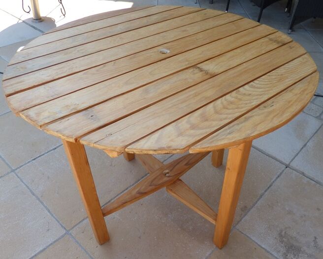 Table et 2 chaises pliantes de jardin en bois naturel